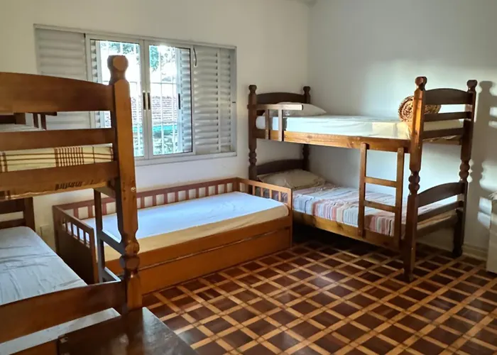 Quarto Privativo Em Residencia Otima Localizacao
